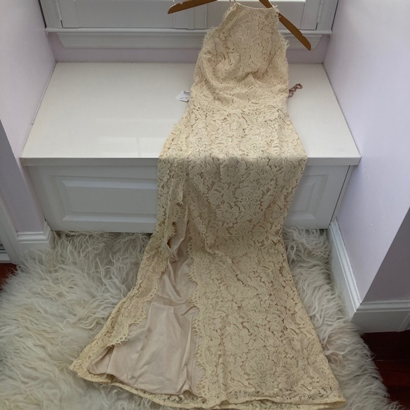 FAME AND PARTNERS Formal Lace Evening Dress - Picture 4 of 8